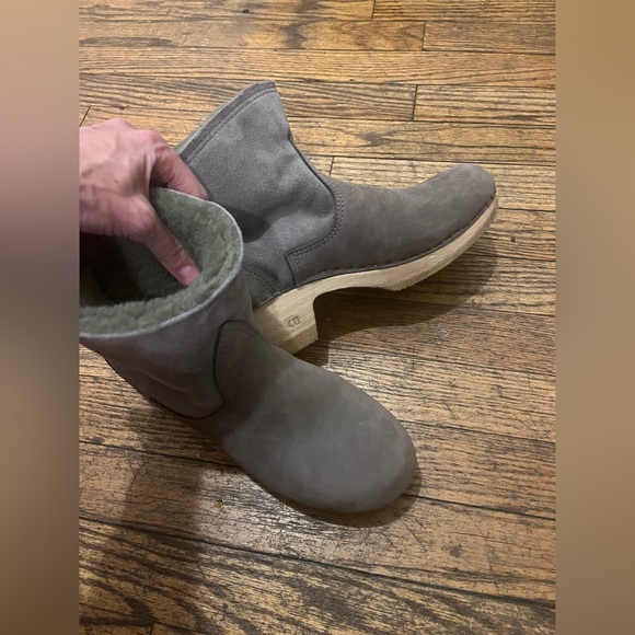 No.6 5" Pull On Shearling Clog Boot on Mid Heel in Grey Suede - Picture 9 of 14